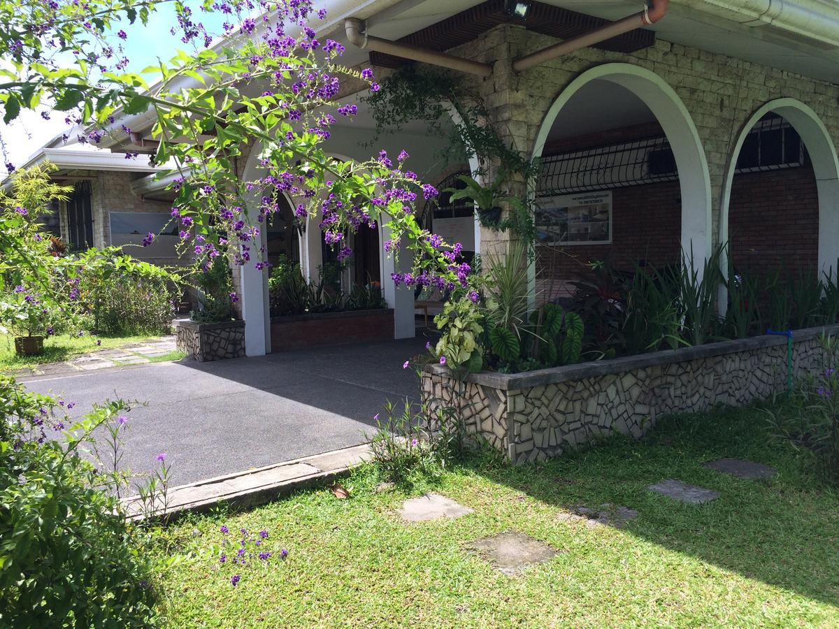 Hostel Tropical Dumaguete City Exterior photo