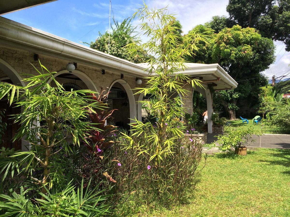 Hostel Tropical Dumaguete City Exterior photo